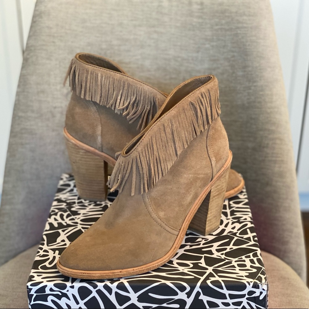 Joie Loren Fringe Ankle Boots - light brown suede